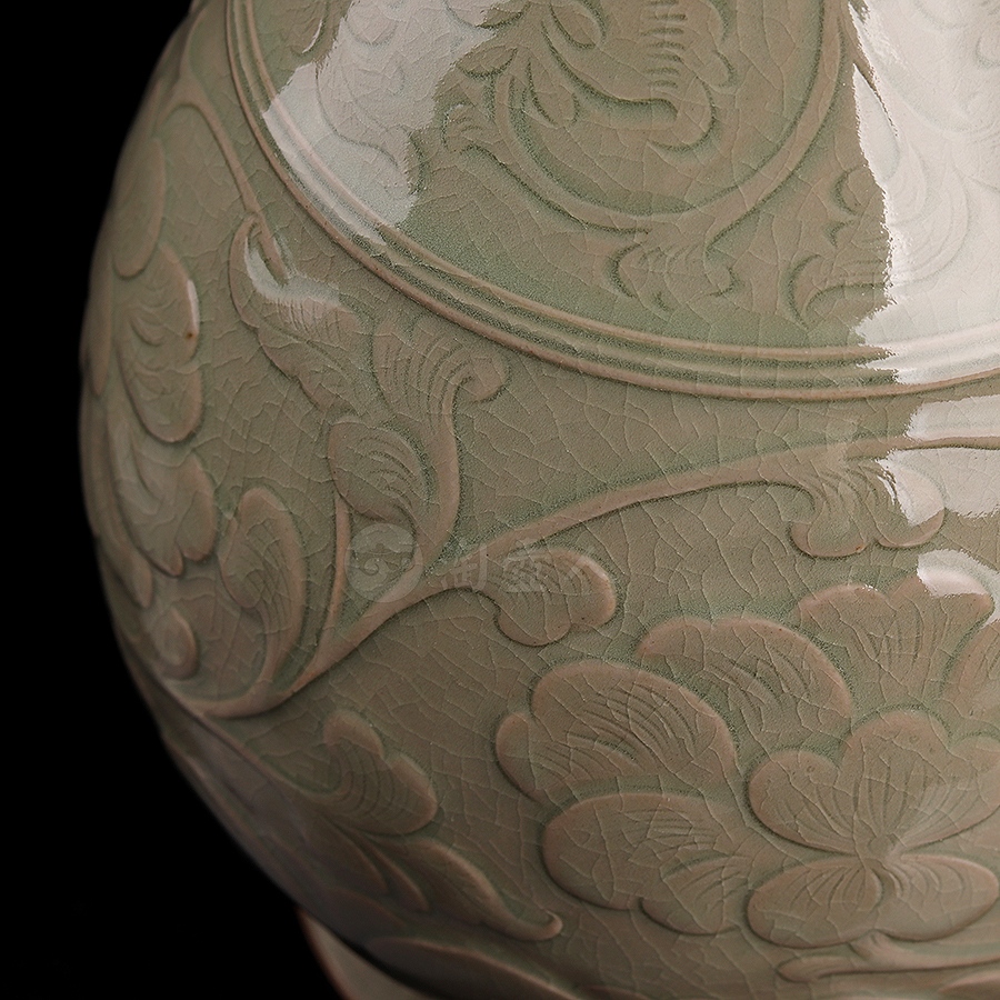 ※中国古美術/剔紅纏枝花鳥紋大瓶/ A finely carved cinnabar lacquer 'peony' box and cover, Mark