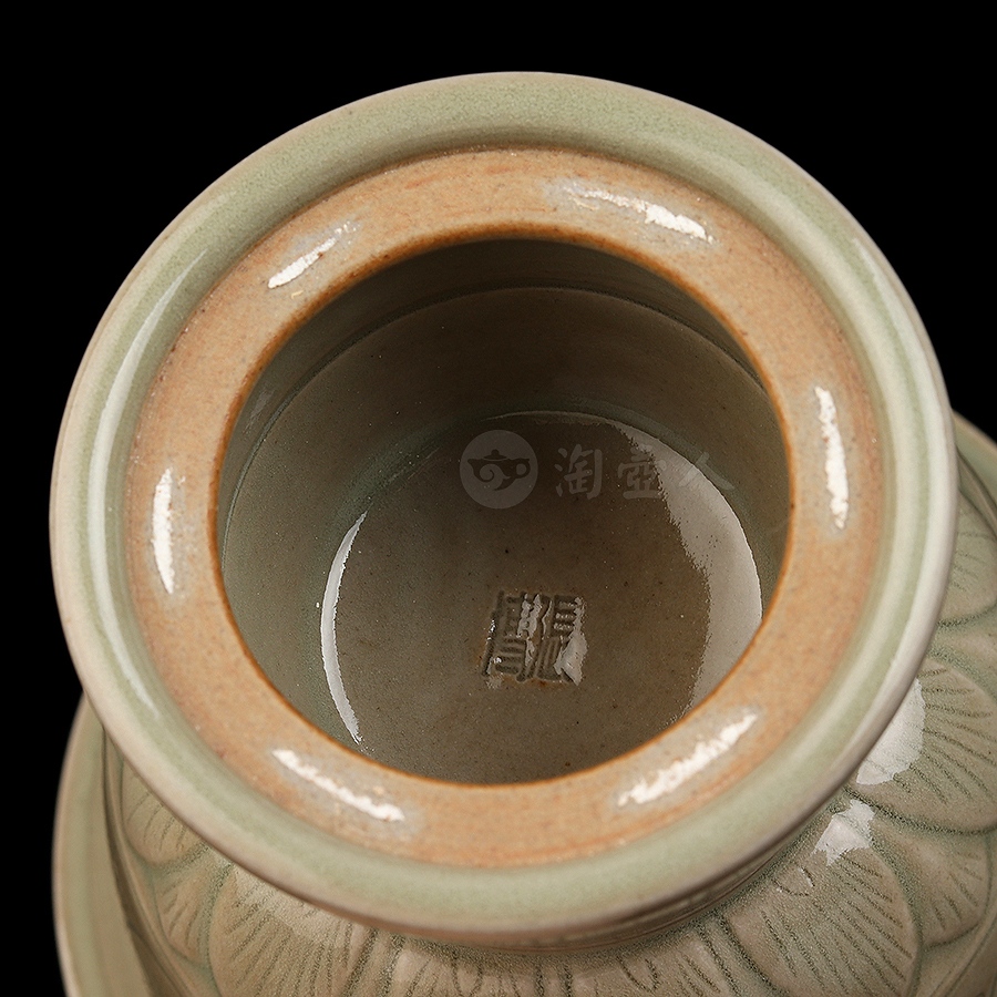 缠枝高足杯