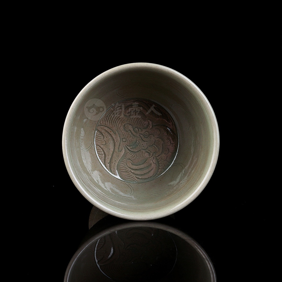 莲瓣祥云高足杯