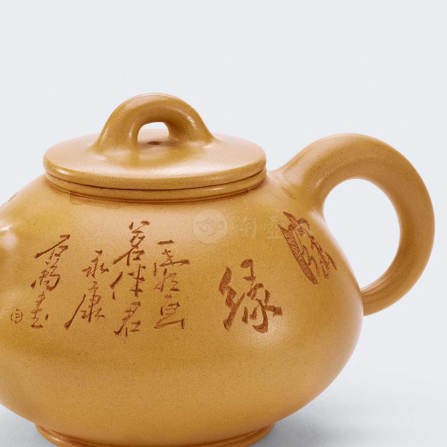 硕果陶缘壶
