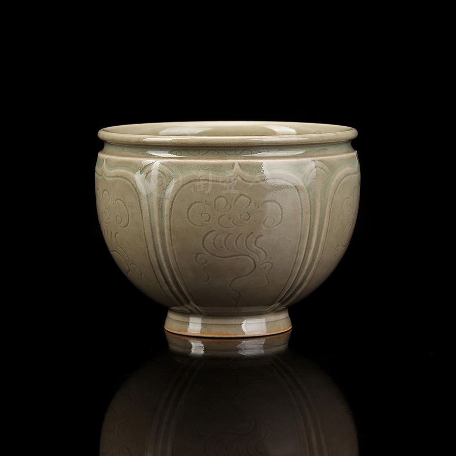 束口祥云荷花杯(中)