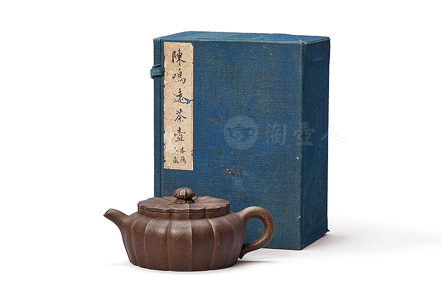 紫砂菱花盖壶