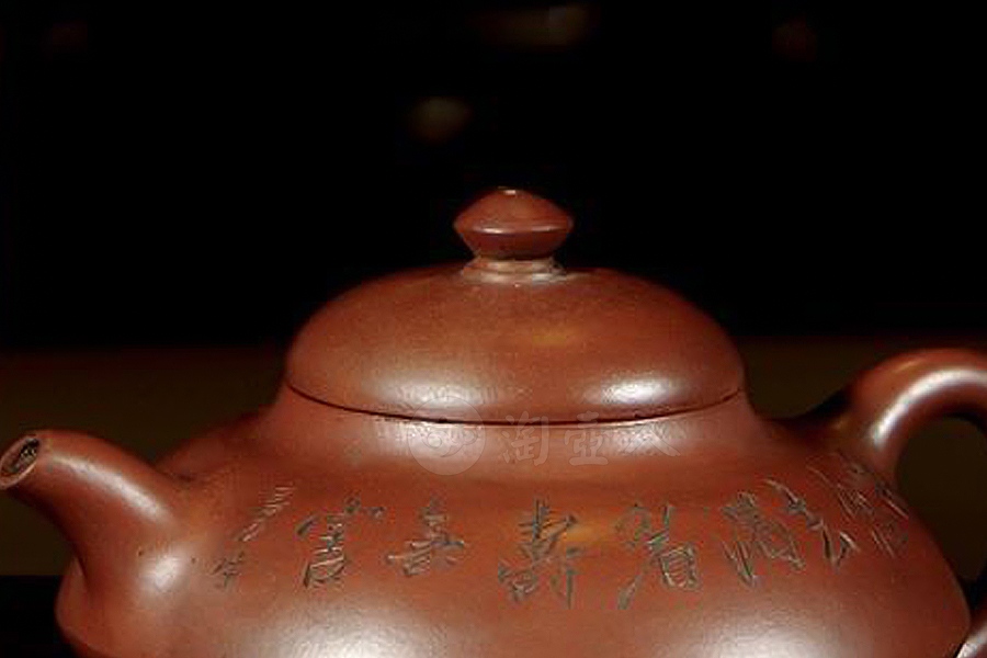 紫泥合欢壶(陈曼生刻阿曼陀室款)