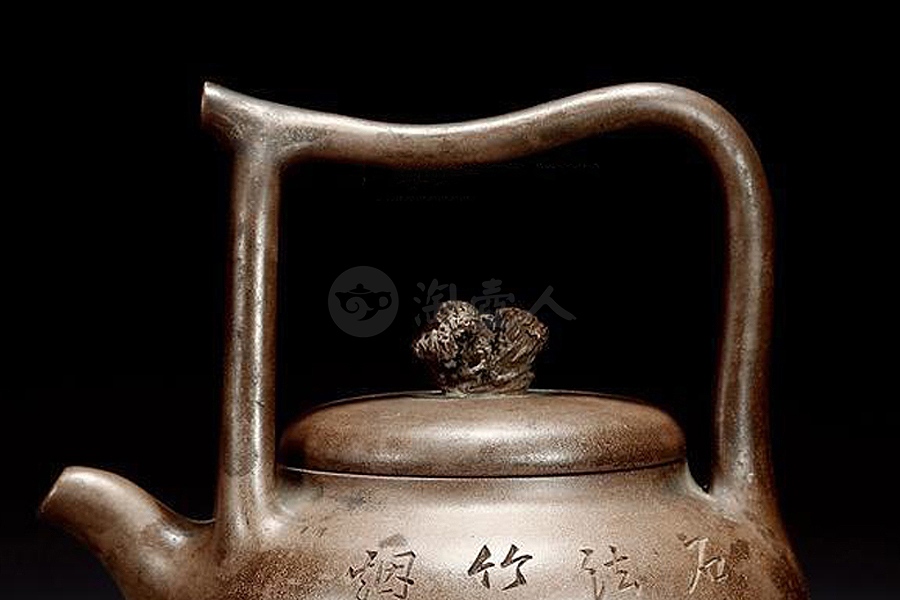 太湖石钮提梁壶