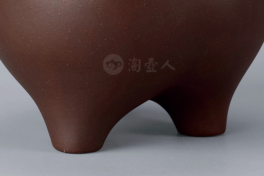三足凤首壶