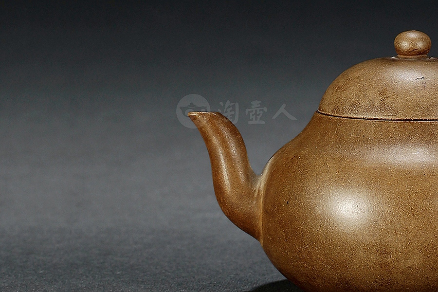 段泥圆壶