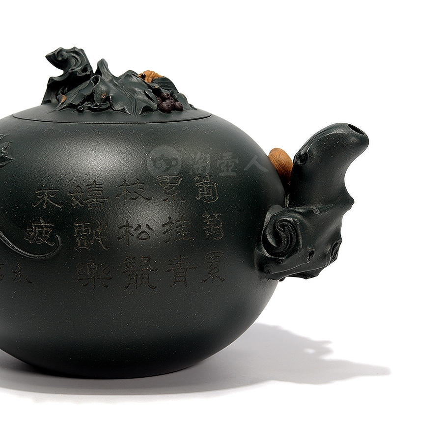 全手松鼠葡萄壶(木言陶刻)