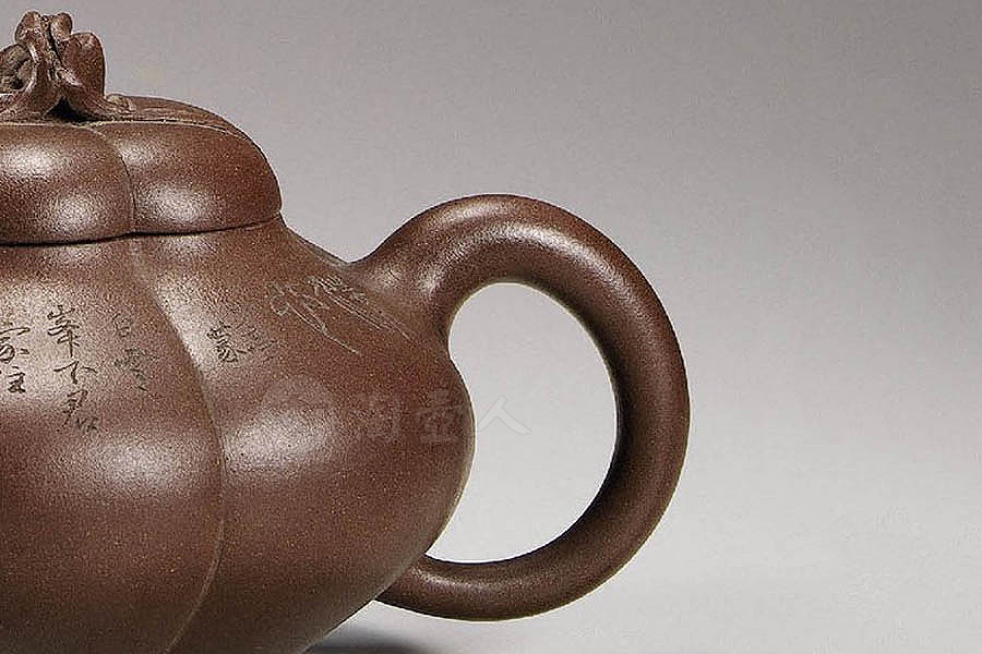 上合桃壶(陈少亭刻)