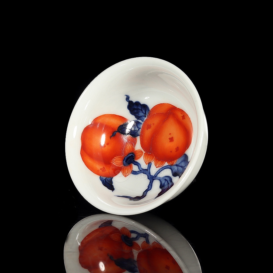 青花矾红柿子杯