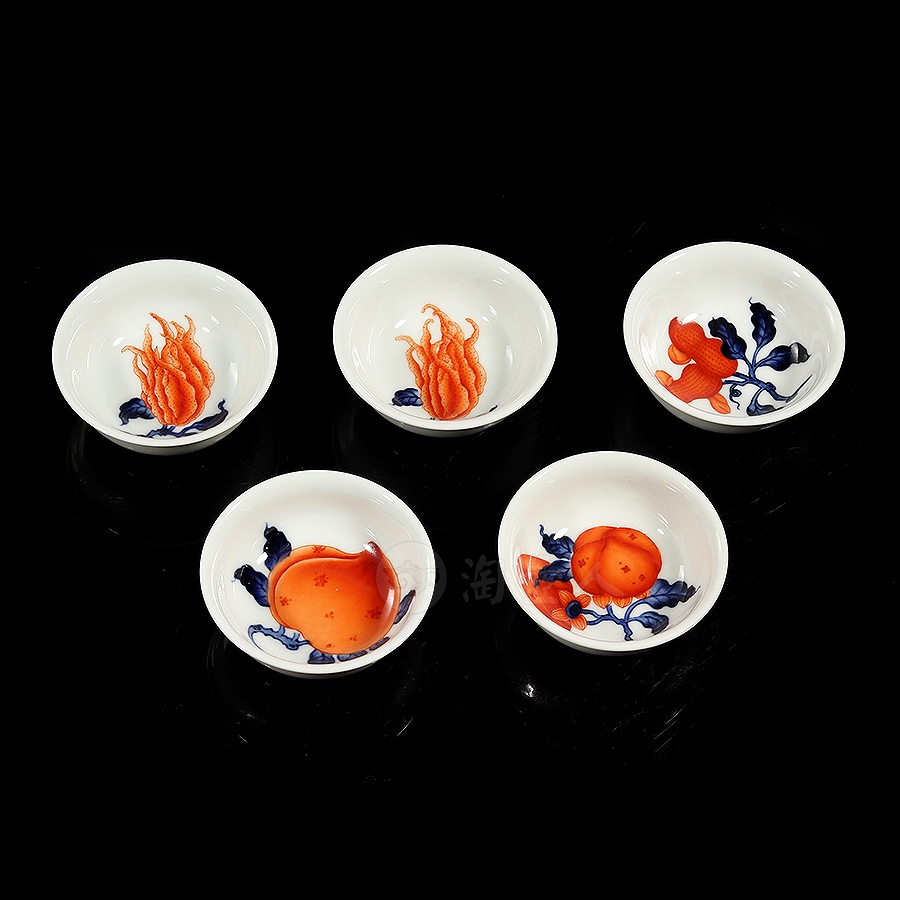 青花矾红柿子杯