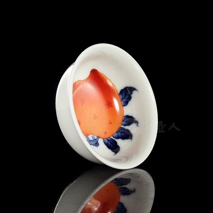 青花矾红寿桃杯