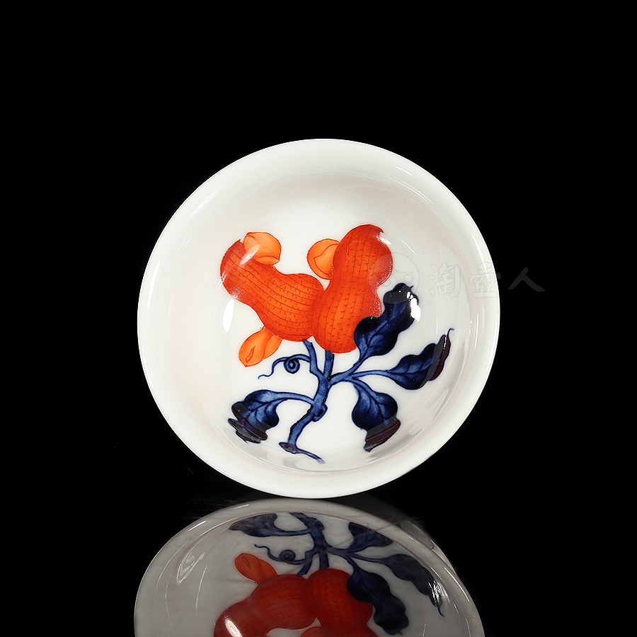 青花矾红花生杯