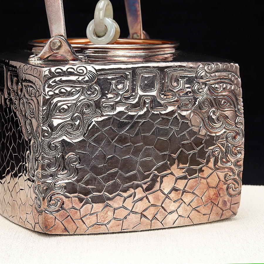 四方饕餮纹提梁