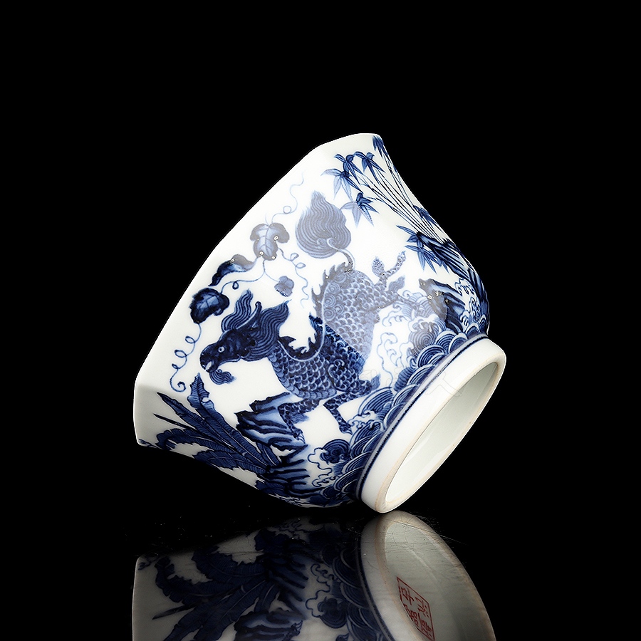 青花麒麟八方杯