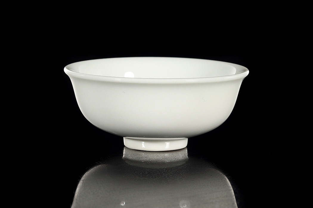 青花矾红寿桃杯