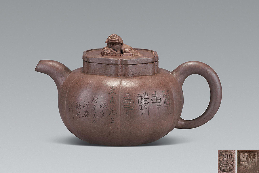 狮钮瓜棱壶