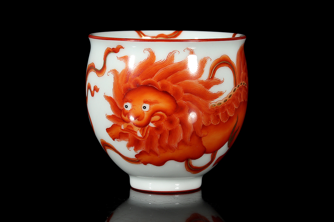 狮戏绣球龙蛋杯