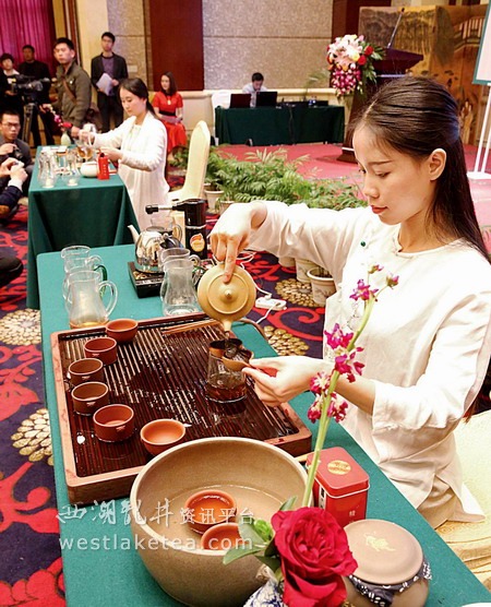宜兴湖滏镇举办斗茶活动诞生红茶王和绿茶王
