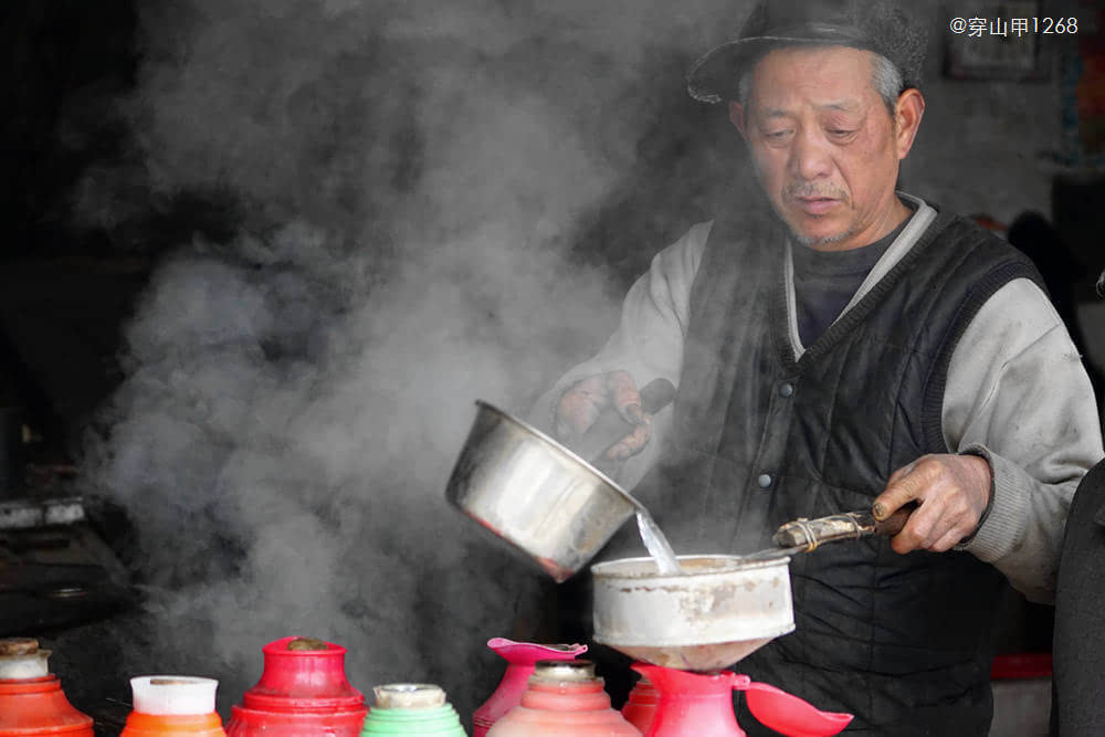 宜兴茶乡的湖父老街