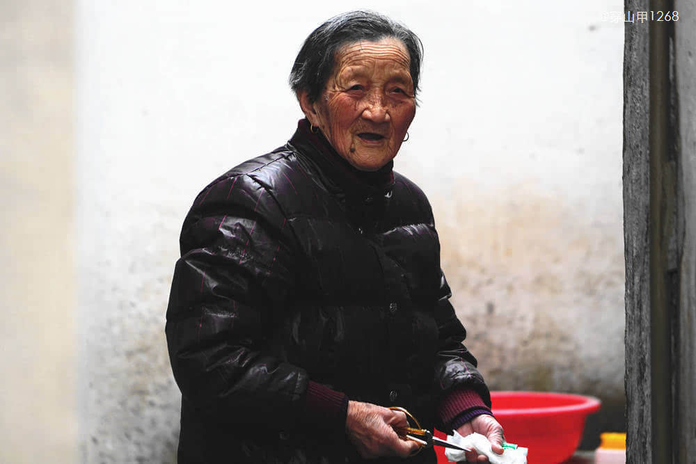 宜兴茶乡的湖父老街