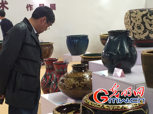 宜兴均陶首次参展无锡设博会
