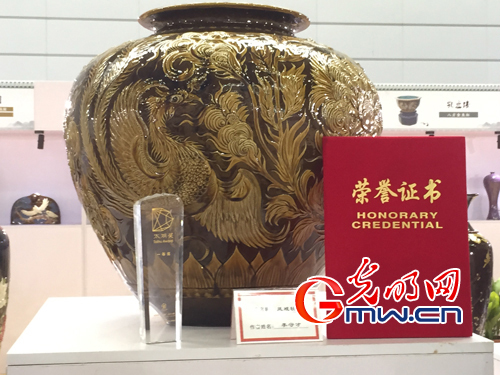 宜兴均陶首次参展无锡设博会