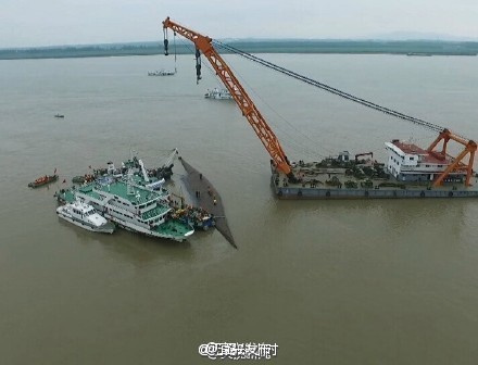 为东方之星客轮倾覆事故中的宜兴人祈祷