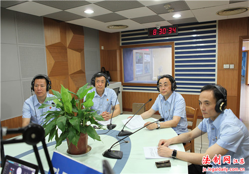 宜兴法院受邀走进政风行风热线
