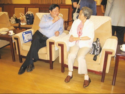 九二共识紫砂壶创始人季汉生应邀出席程子华诞辰110周年座谈会