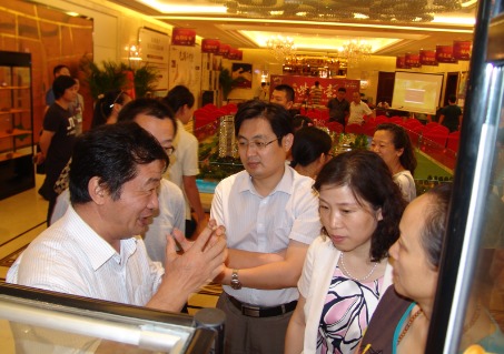 壶韵千秋范玉庆紫砂壶展圆满落幕