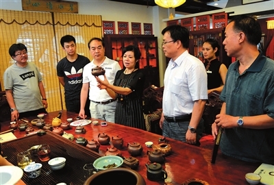 副高级工艺美术师 来邯交流紫砂技艺