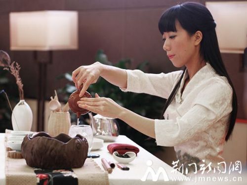 荆城上演紫砂文化秀