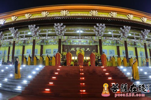 佛光祖庭宜兴大觉寺举办献灯祈福活动