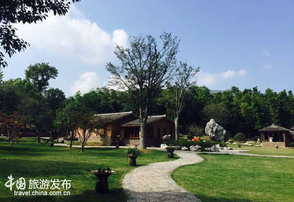 全国网媒记者关注江苏宜兴在湖㳇遇见桃花源