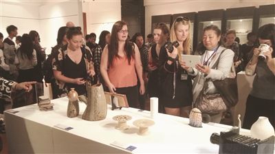 美英韩等几百位国际友人来宜兴观陶艺一片点赞(组图)