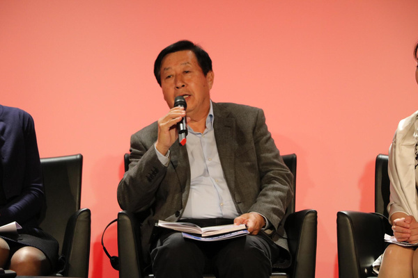 中国当代书画暨紫砂名家作品世界巡回展在巴黎启动