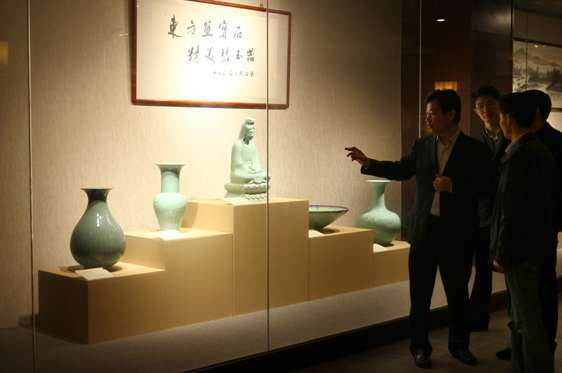 宜兴青瓷谈青窑艺博湖南省桂阳县考察团盛赞