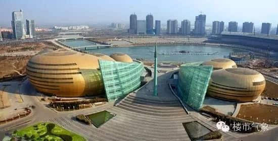 济南高楼酷似纸片中国最丑建筑排行榜:无锡紫砂壶、仁怀天下第一瓶