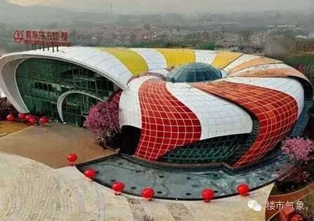 济南高楼酷似纸片中国最丑建筑排行榜:无锡紫砂壶、仁怀天下第一瓶