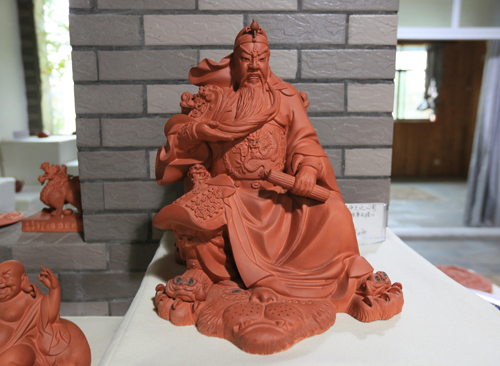 景德镇已探明紫砂矿储量千万吨手工艺人回乡创业