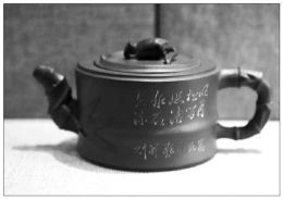 丁已的百余把紫砂壶(组图)