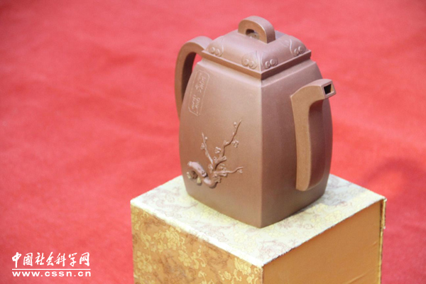 江城先生楚风汉韵紫砂壶捐赠仪式在汉举行