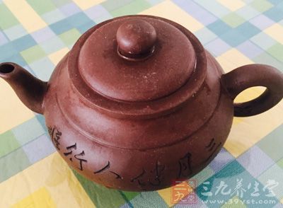 紫砂壶的保养紫砂壶的保养艺术和技巧