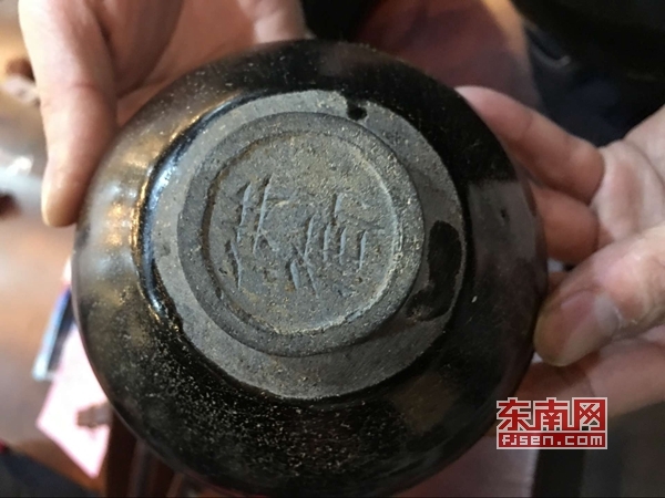 泉州举行迎春茶事建盏、紫砂公益展