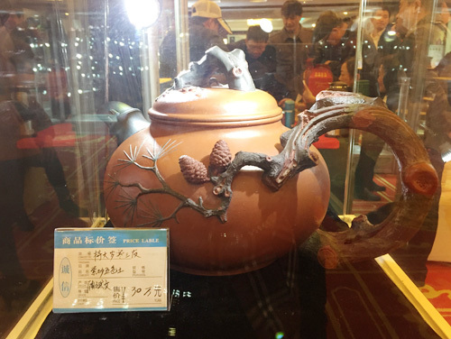 宜兴紫砂精品亮相南京紫砂大师免费鉴定紫砂壶