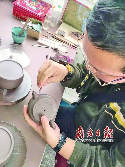 如何识别低劣化工紫砂壶(图)