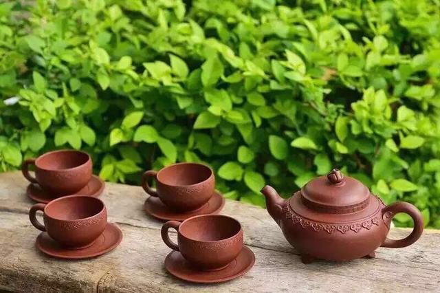 紫砂色彩与泡茶的关系
