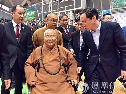星云大师宜兴讲禅的生活文化4000民众齐呼大师吉祥