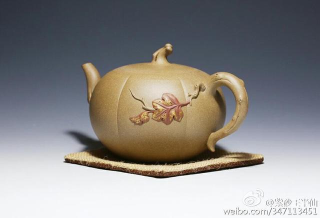 紫砂壶制作过程中的调砂抽砂铺砂