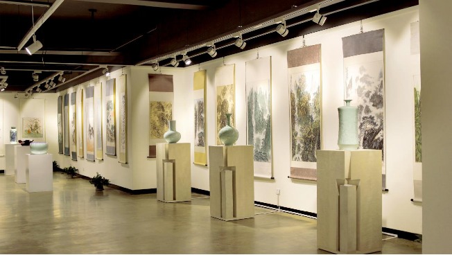 宜兴青瓷谈青窑艺艺术联展暨尹安石作品集《隐逸》新书发布会